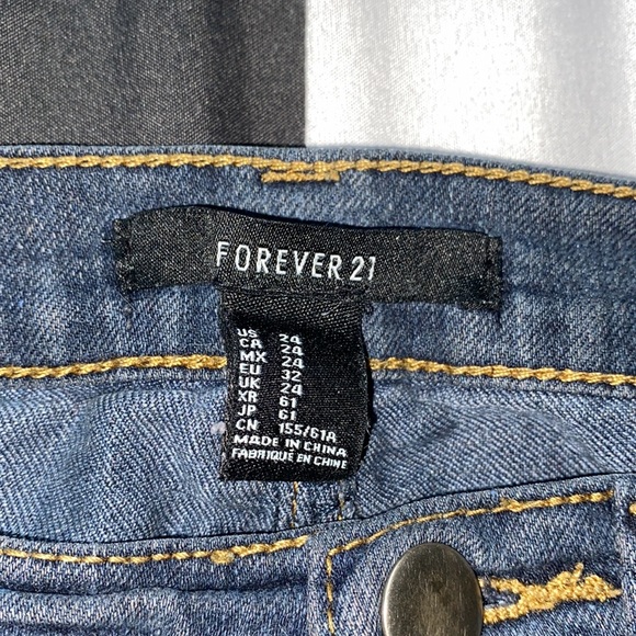 Jeans - Picture 3 of 3